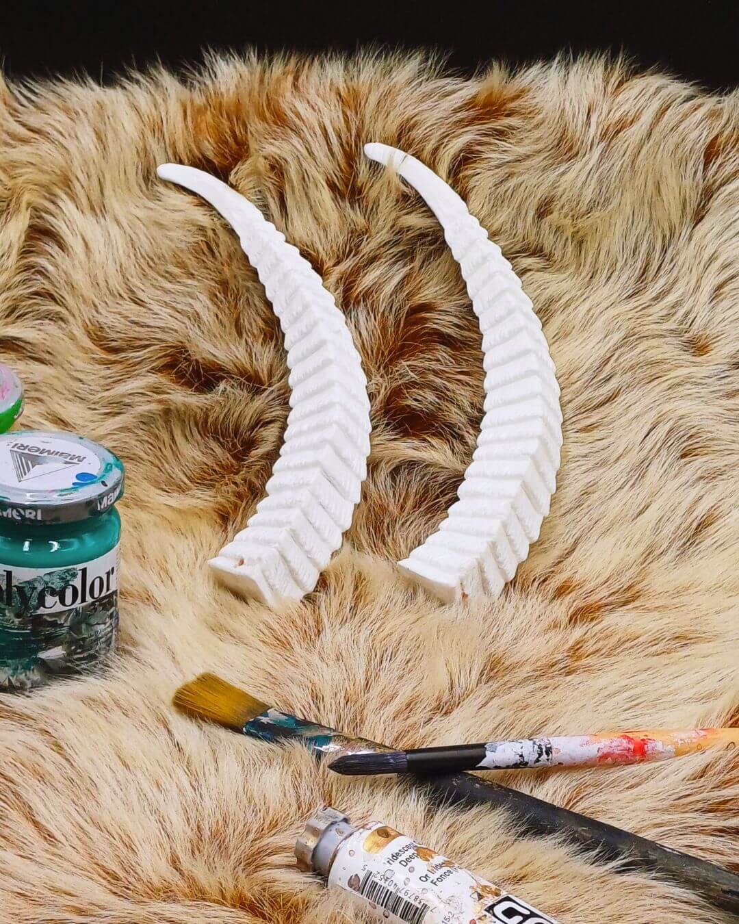 Demon blank resin horns – high-quality, handmade cosplay & LARP accessory for fantasy and Halloween costumes.
