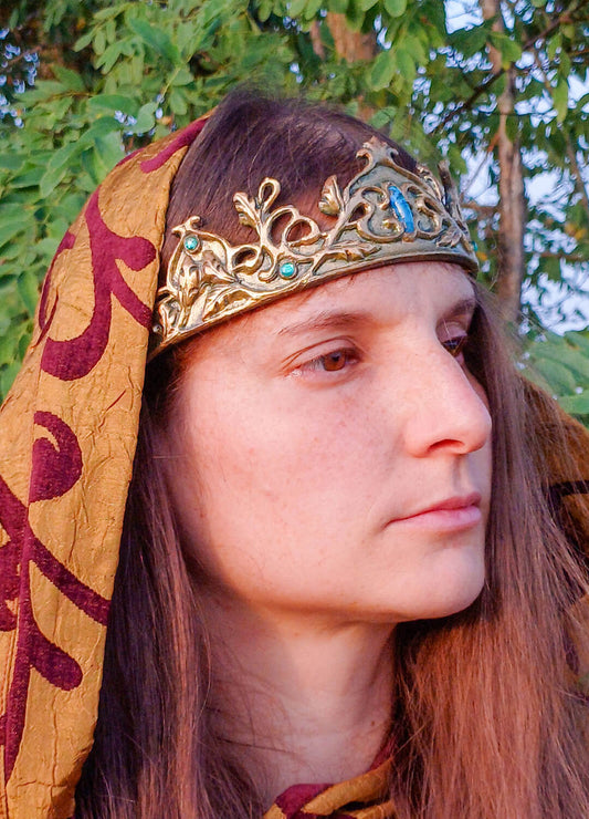 Fantasy Elven Crown with Custom Gem Colors – Elegant handcrafted crown inspired by The Lord of the Rings, perfect for LARP, Renaissance fairs, and cosplay.