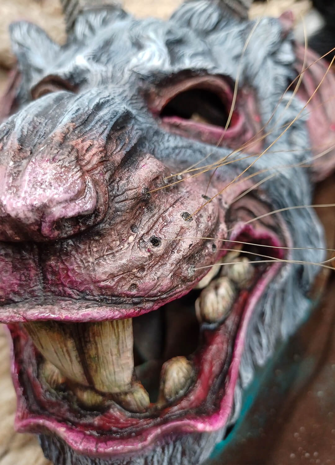 Rattish horned rat mask with armor, focus on details for fantasy setting, Warhammer LARP event
