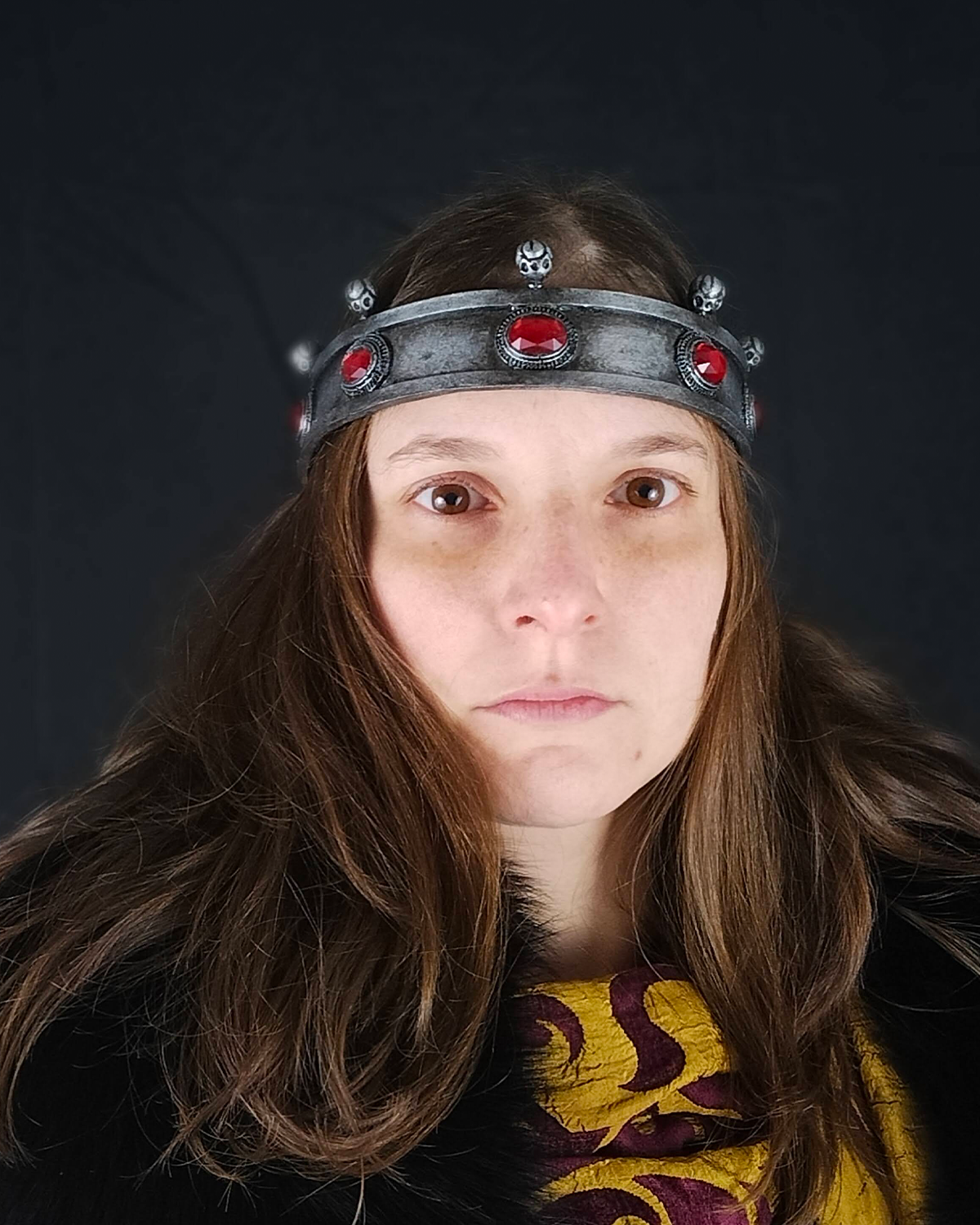 Photogenic fantasy crown, ideal for photo shoots, artisan design.