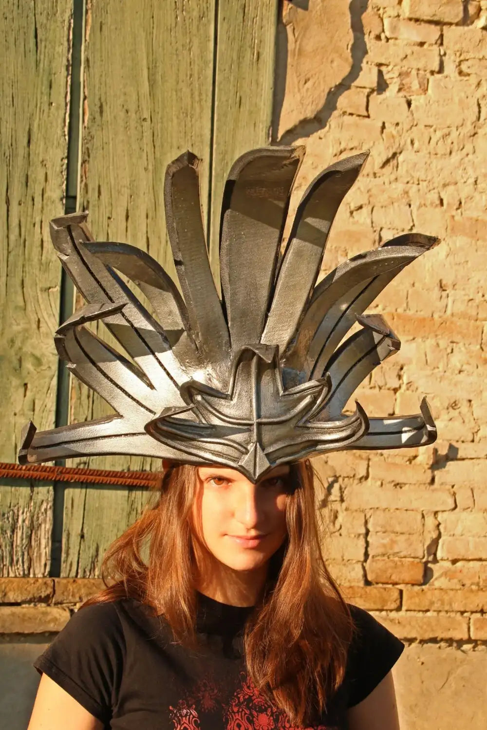 Silver Empire of the Sun inspired crown headdress with radiant spikes – adjustable size for cosplay, concerts, and festivals.