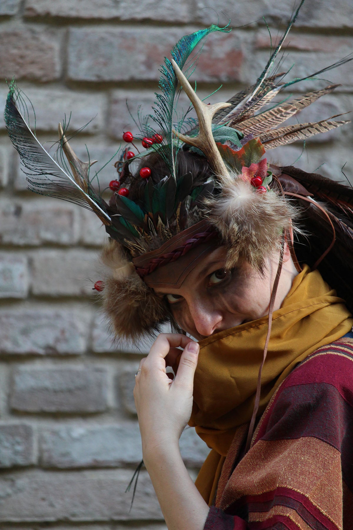 A guide on making feather headdresses for cosplay and prop creation.
