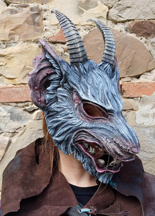 Warhammer horned rat mask, handcrafted resin, detailed design