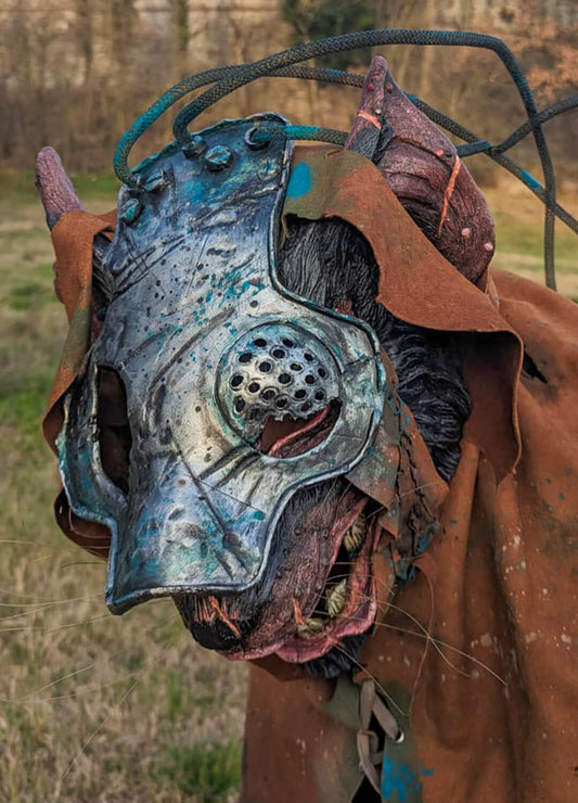 Realistic Warhammer Rat Mask for Skaven cosplay.
