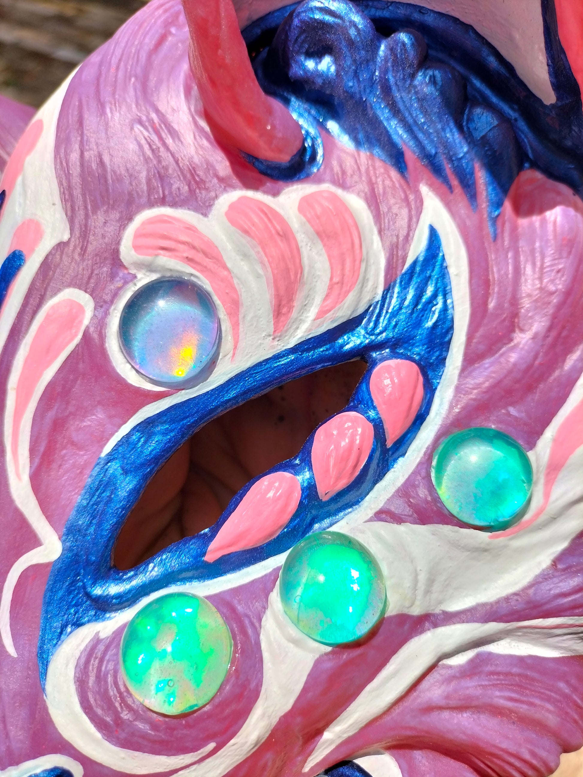 Kitsune mask with dynamic color shift perfect for LARP and theatrical performances.
