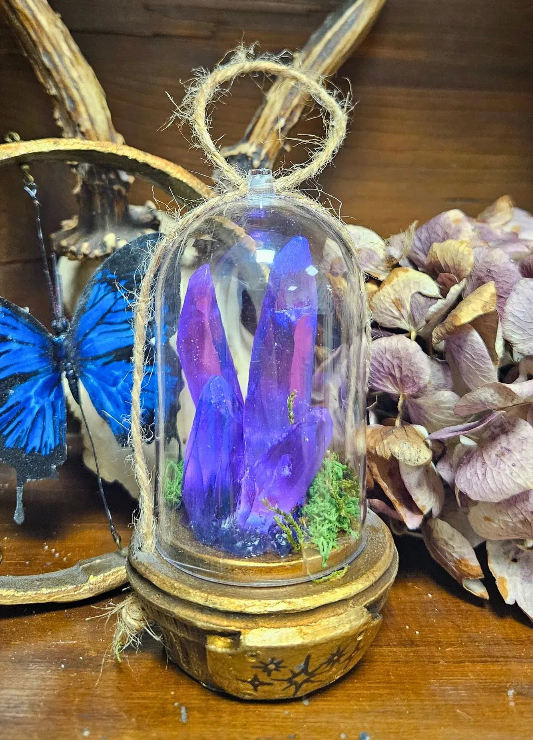 handcrafted resin crystal for role-playing games and collectors