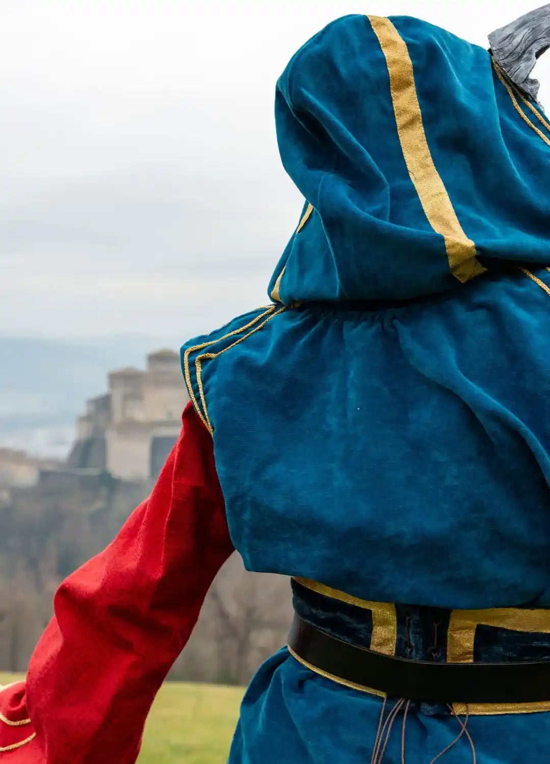 Red and blue cosplay outfit for Renaissance and fantasy events, adjustable, versatile, and perfect for theater costume or wizard outfit.