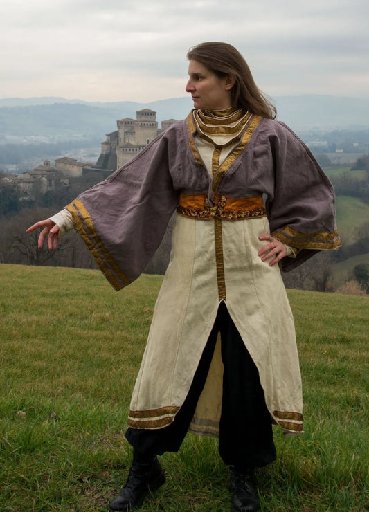 Ring collar tunic for LARP and fantasy costume, inspired by Ladyhawke, perfect for cosplay costume and Renaissance costume.