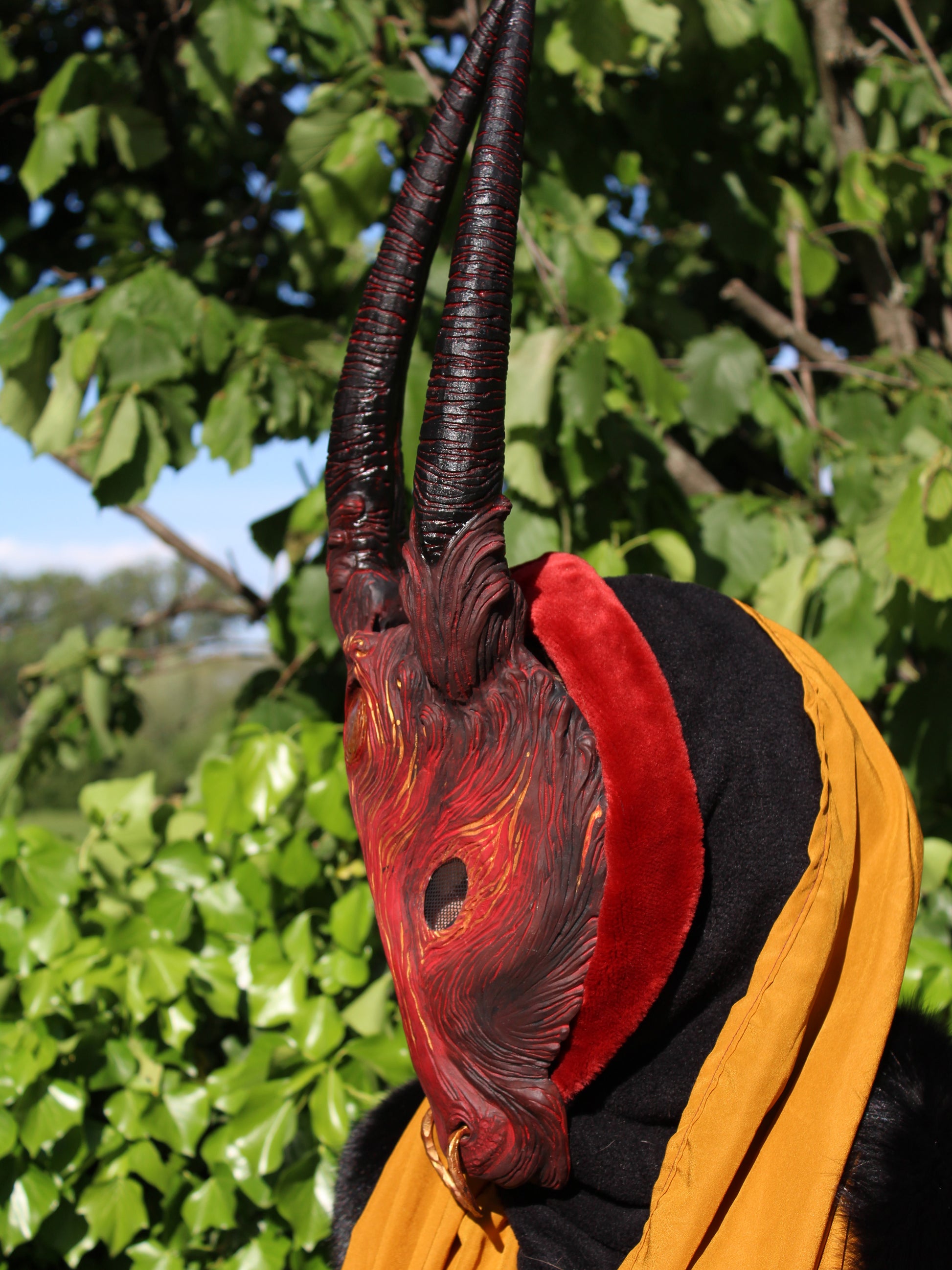 Handcrafted horned mask, made from resin, detailed design inspired by the Minotaur and Sardinian Boes, ideal for cosplay, LARP, and theatrical performances.