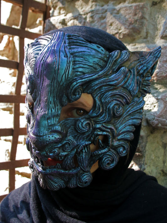 Cyberpunk 2077 Tyger Claws-inspired Oni mask – durable resin, padded interior, and adjustable elastic straps.

